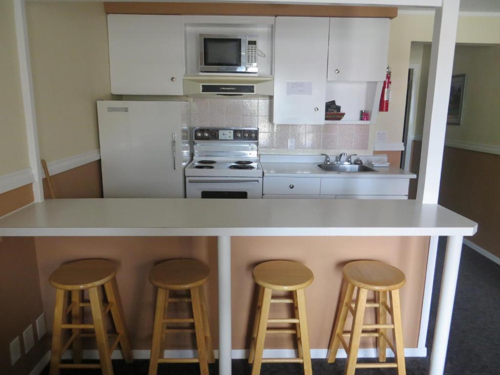 Harrison Village Motel Harrison Hot Springs Zimmer foto